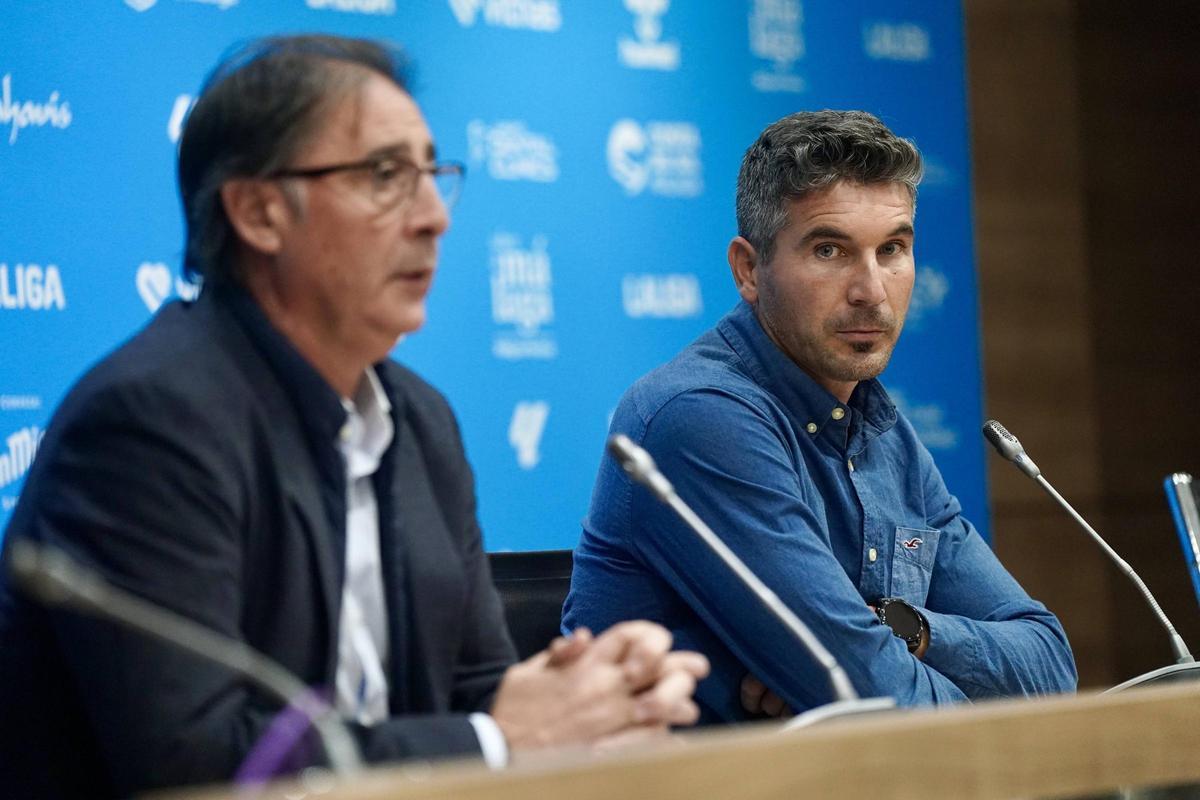 Loren Juarros y Juanfran Funes, durante la rueda de prensa de presentación del técnico.