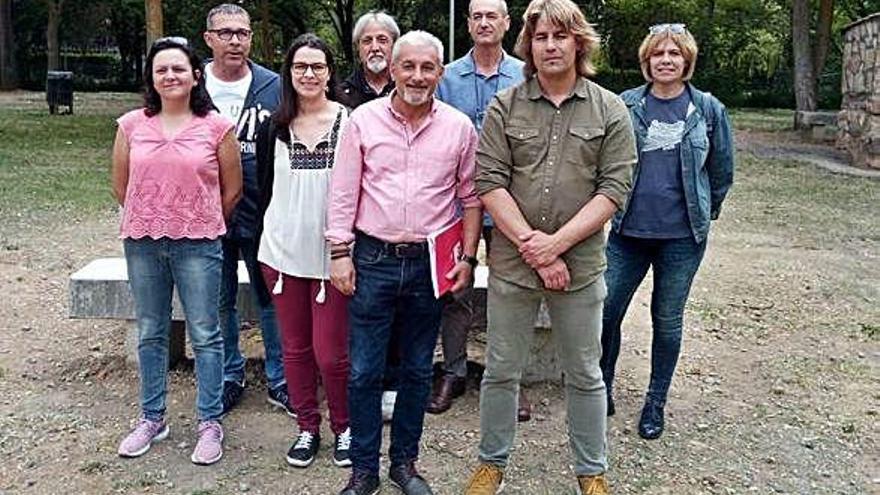 Parte de la candidatura de IU en La Estación ayer.