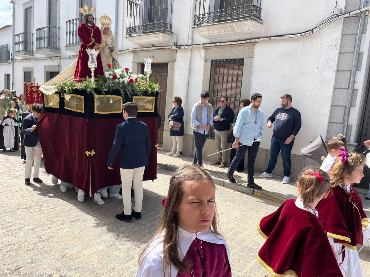 Los pequeños de Lucena y Villanueva de Córdoba disfrutan de la Semana Santa chiquita