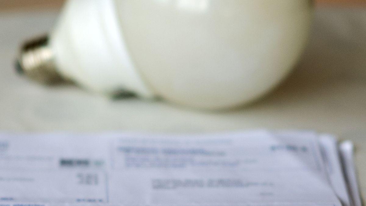 El preu de la llum trenca la seva tendència a la baixa i repunta aquest dissabte un 6,3% El preu de la llum trenca la seva tendència a la baixa i repunta aquest dissabte un 6,3%