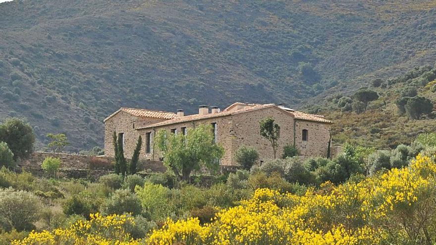 Restauren a Llançà un antic mas del cap de Creus com a habitatge