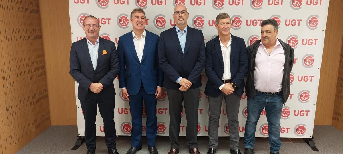 El Consejero Delegado De Orange España, Jean-François Fallacher, Su Homólogo En Vodafone España, Colman Deegan, El Presidente De Telefónica España, Emilio Gayo, El Secretario General(SG) De UGT Comunicaciones, Alfredo Mesa, y el SG de Fesmc-UGT - UGT.