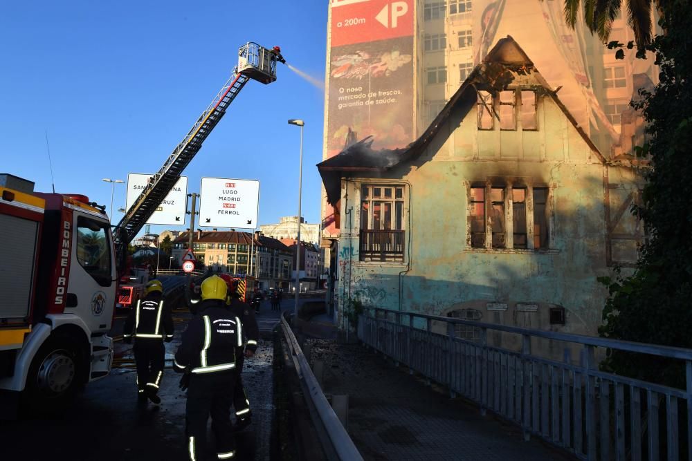 Arde la casa Carnicero en A Pasaxe