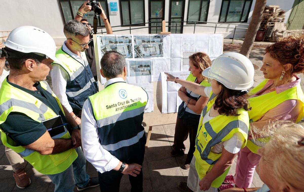 Obras de accesibilidad en la plaza de las Mil Viviendas de La Salud