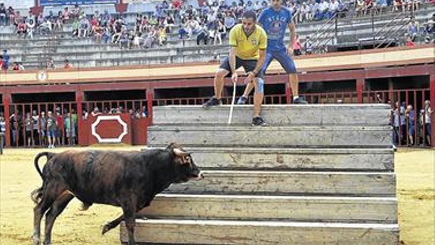 Los valldalbenses muestran su devoción por el patrón