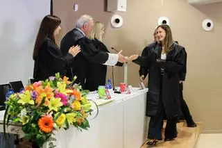 La entrega de medallas y toma de posesión de los nuevos abogados, en imágenes