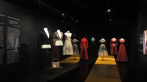 Vestidos de alta costura de Dior, Schiaparelli, Dessès y Balenciaga que lució Gala entre los años 30 y 70.