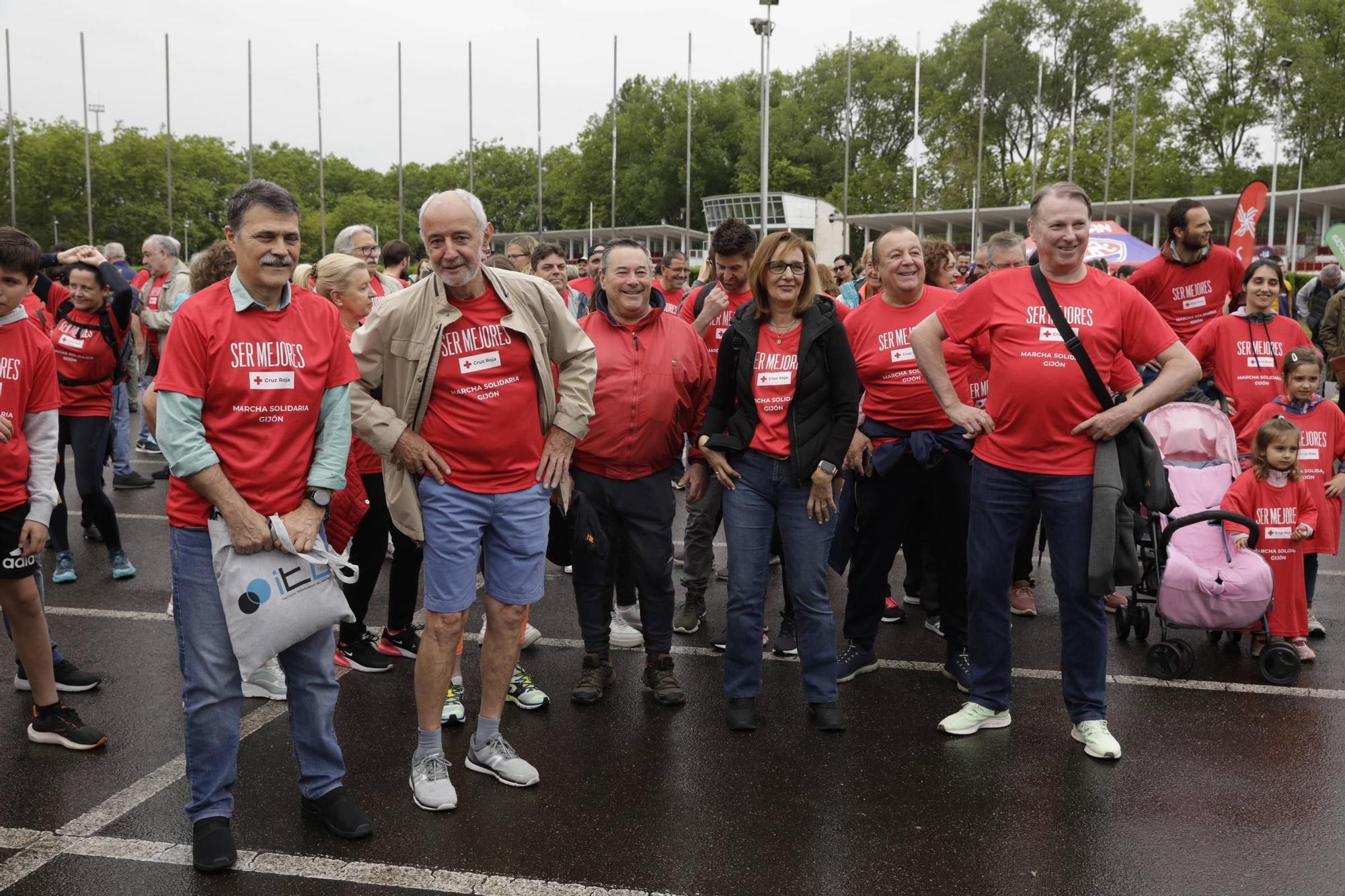 Así fue la marcha solidaria de Cruz Roja en Gijón (en imágenes)