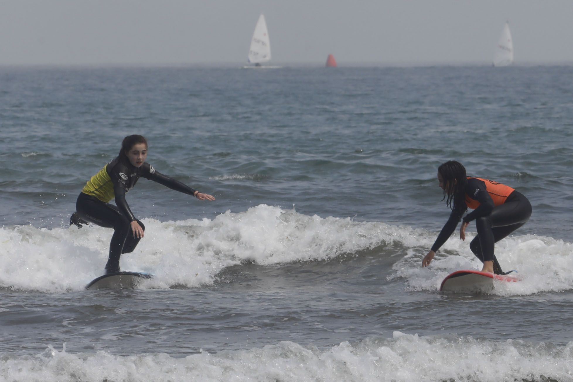 Surfistas en San Lorenzo