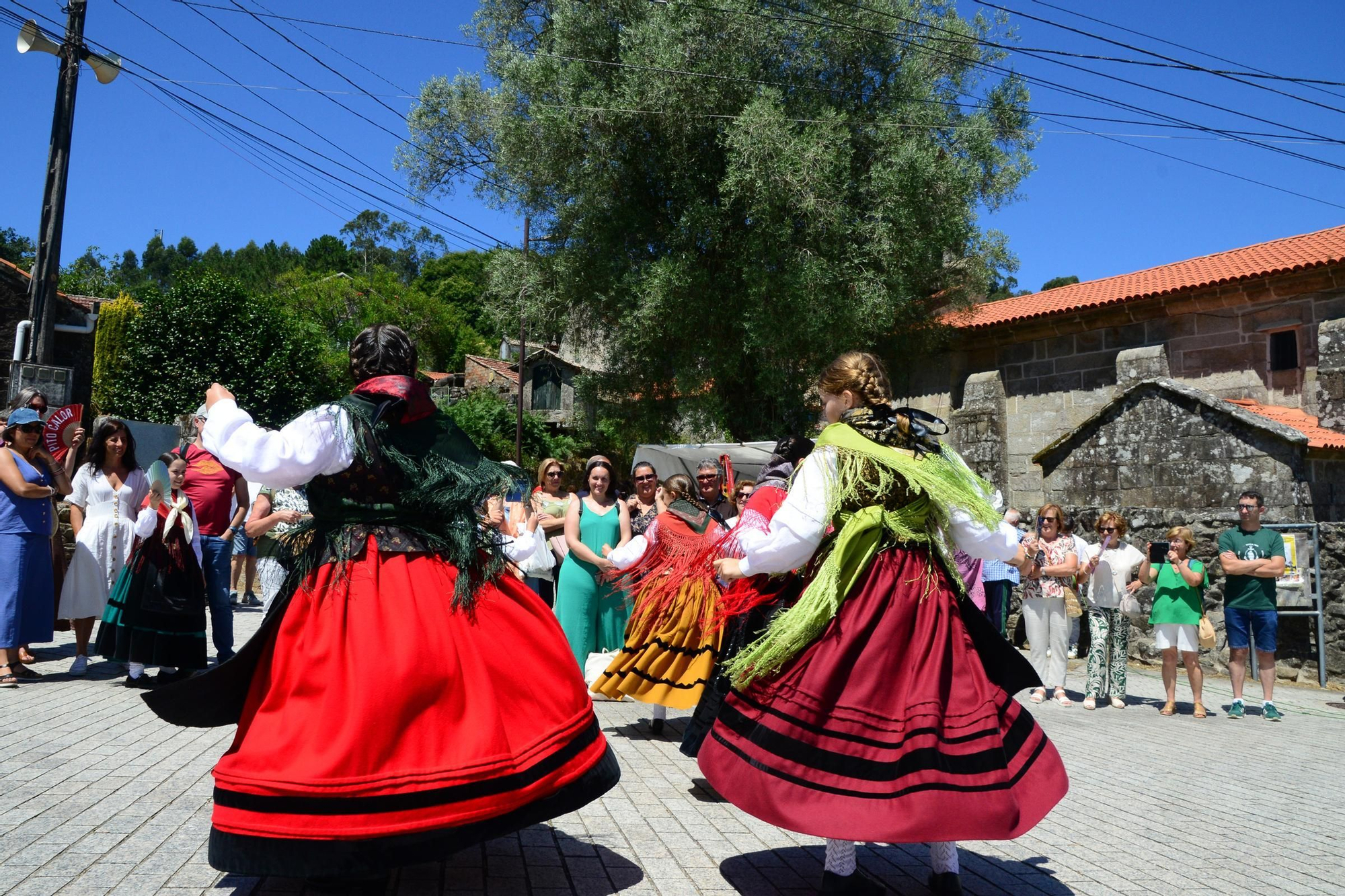 As celebracións do Día de Santiago en Ermelo, "berce do Morrazo"
