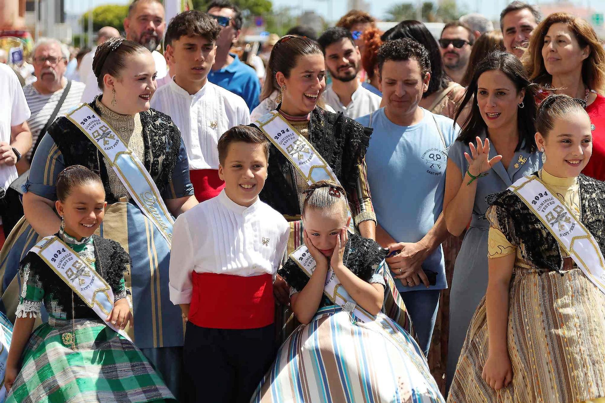 El Grau da inicio a las fiestas de Sant Pere con pólvora, bous y música