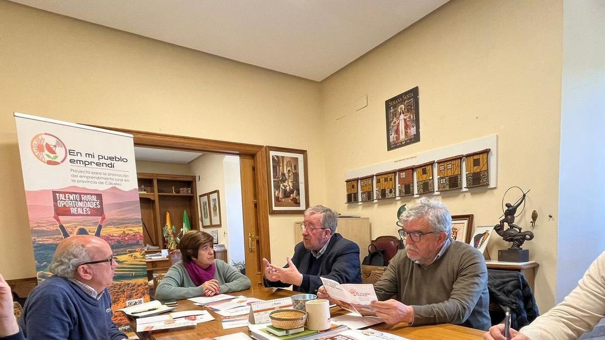 Reunión en Hervás.
