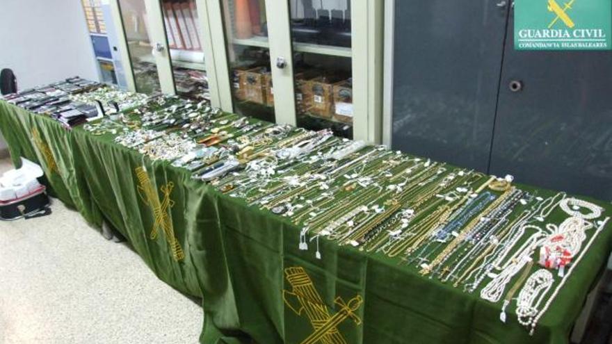 Exposición de joyas robadas en Llucmajor