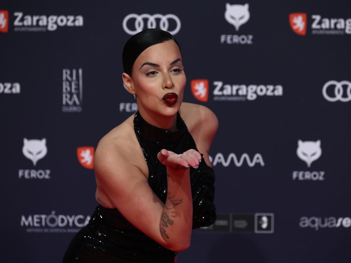 La actriz Jedet posa en la alfombra roja previa a la gala de la X edición de los Premios Feroz, en el Auditorio de Zaragoza, a 28 de enero de 2022, en Zaragoza, Aragón (España).