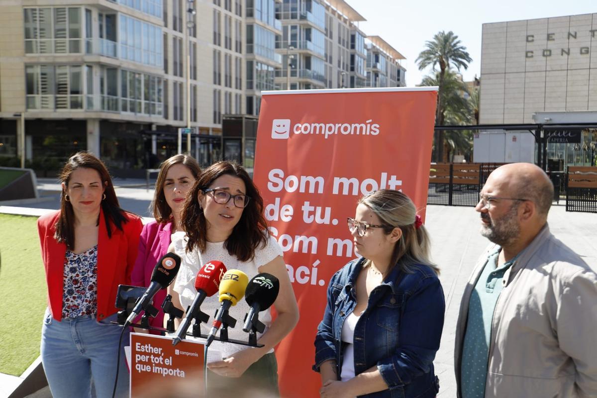 El acto de la candidata por Alicante de Compromís en el Centro de Congresos Ciutat d'Elx