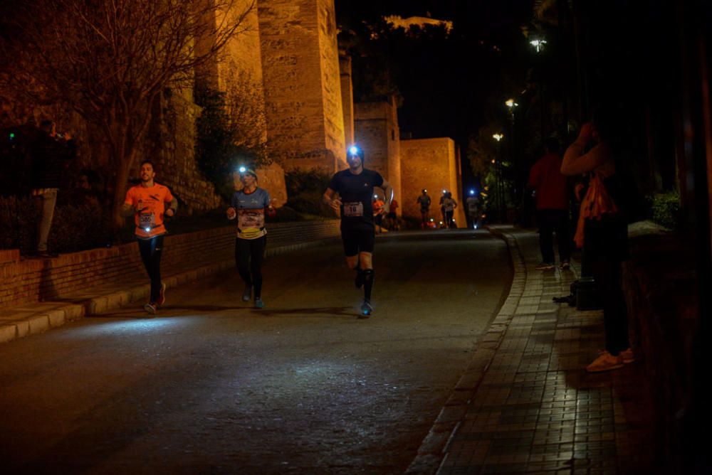 La MLK Trail & Tahermo tomó este sábado por la noche las calles del Centro de la capital costasoleña con más de 700 corredores en una prueba con 10 kilómetros de recorrido