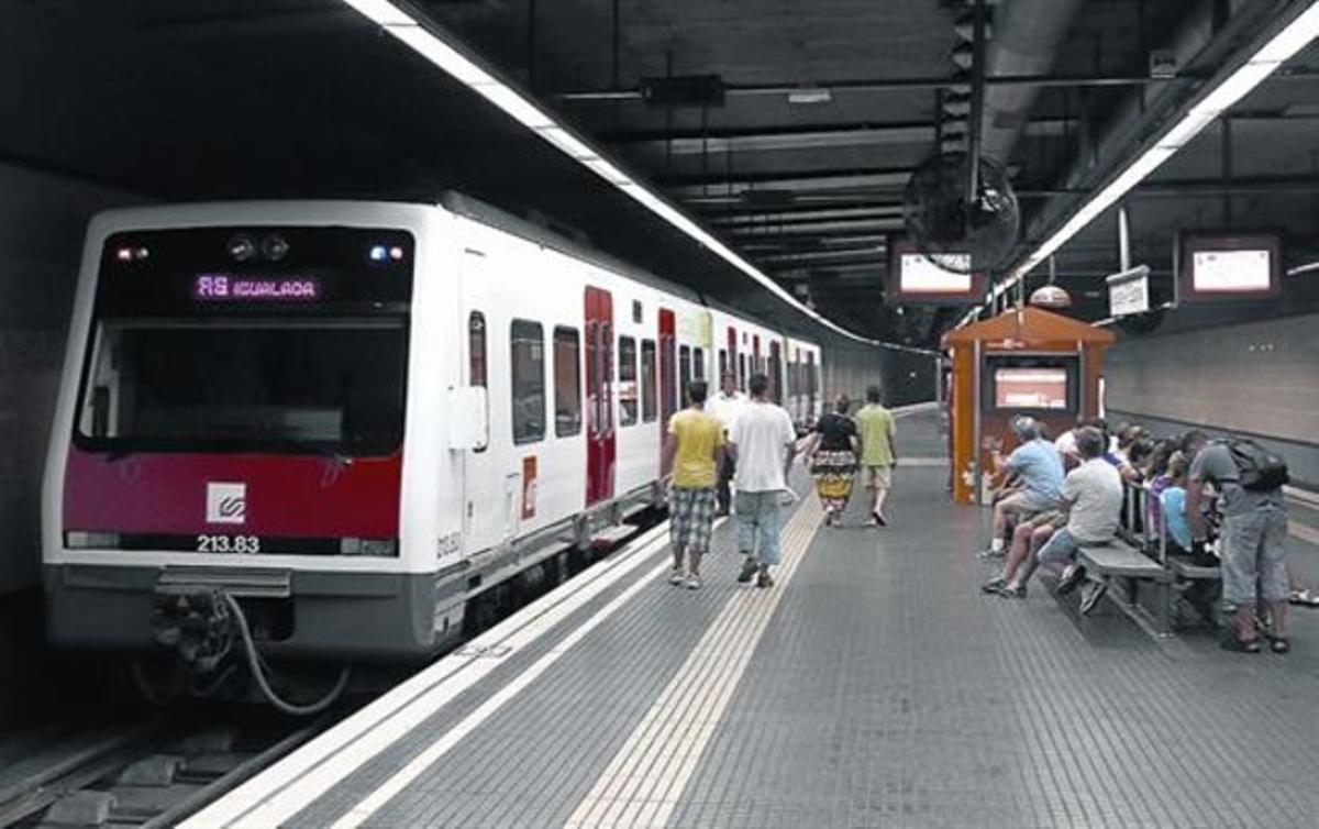 Estació de Ferrocarrils de la Generalitat de la plaça d’Espanya, que des del 2013 ofereix més connectivitat.