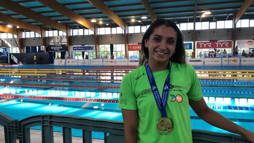 La eldense Alba Herrero revalida su título nacional de los 200 libres