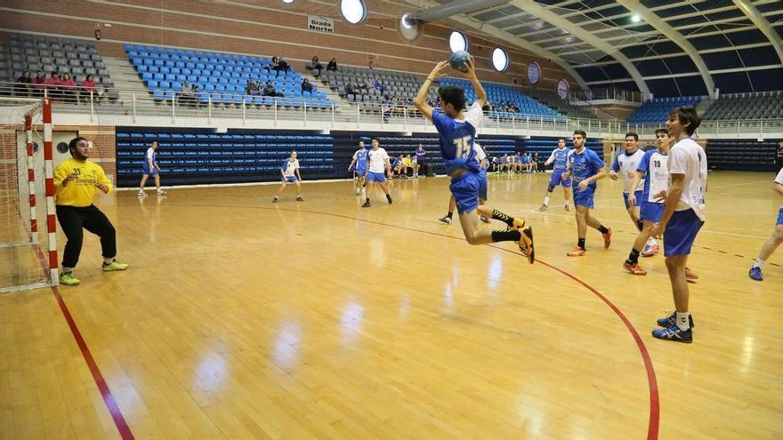El Ayuntamiento de Torrevieja prestará el servicio de escuelas deportivas aunque carezca de contrato porque es &quot;esencial&quot;