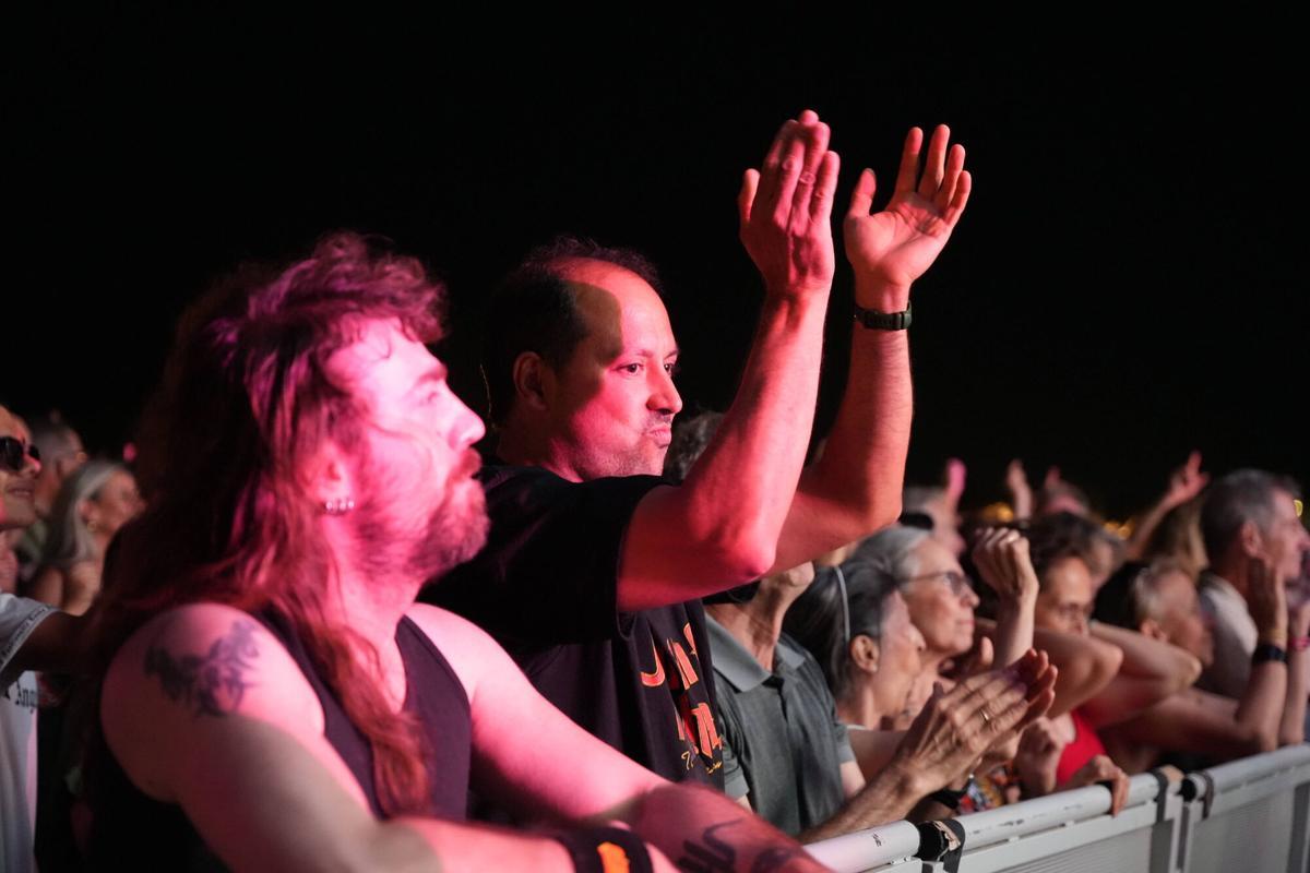 Medina Azahara desata la nostalgia en su último concierto en Badajoz