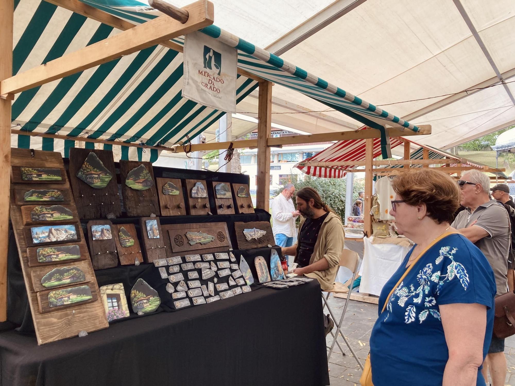 Así fue la soleada mañana de Feria de artesanía en Grado