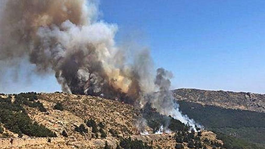 L&#039;incendi va provocar el tall d&#039;una carretera.