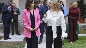 Isabel Díaz Ayuso durante su encuento en Mérida con Maria Guardiola, presidenta de Extremadura.