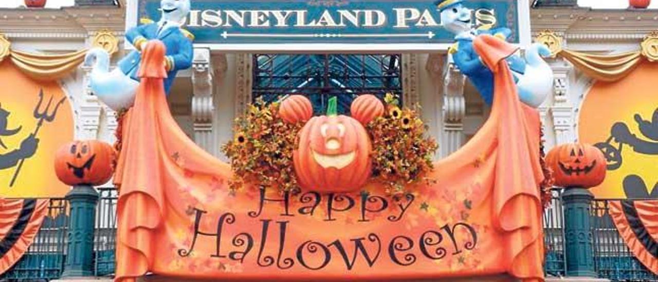 Disneyland París es uno de los parques que se preparó para Halloween.