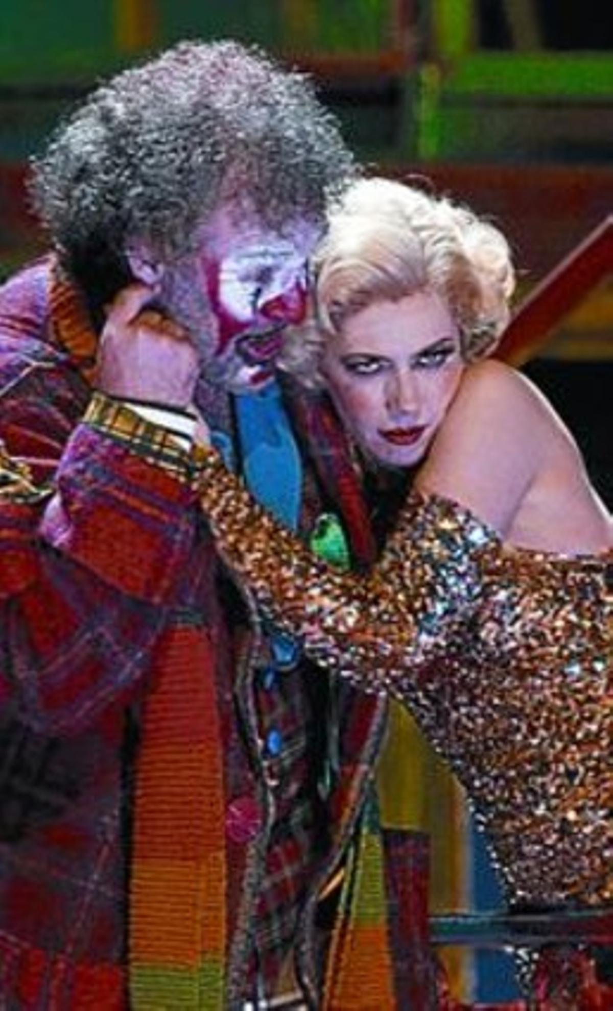 Escena del muntatge ’Lulu’. Escena del muntatge ’Lulu’.