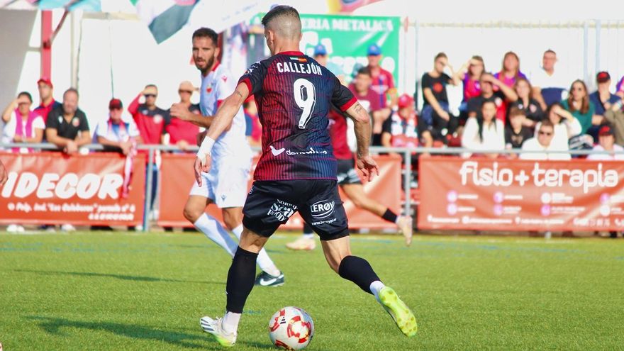 El Extremadura debuta en casa ante el Linares y el Coria lo hace fuera ante el Rayo Vallecano B