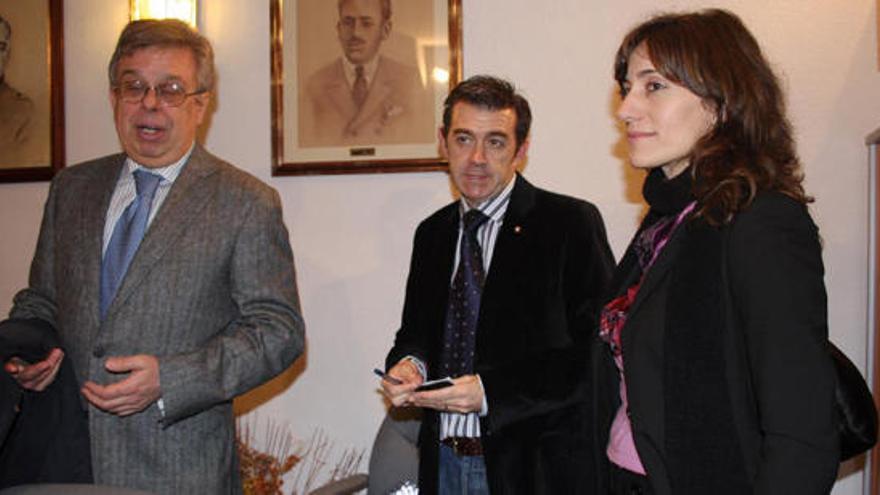 Responsables. Francisco de Luis Vera, Manuel Sánchez y Trinidad Gutiérrez, ayer en Archidona.