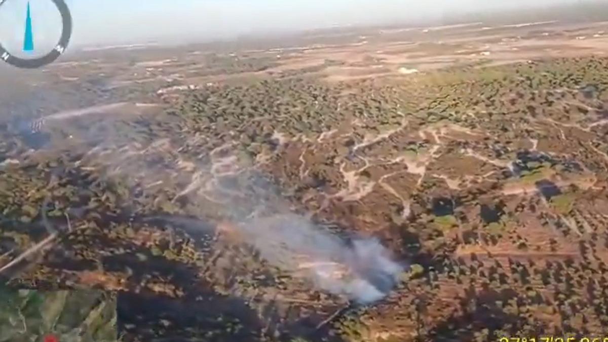 Imagen del incendio forestal declarado el martes y extinguido en la mañana de este miércoles en Lucena del Puerto.