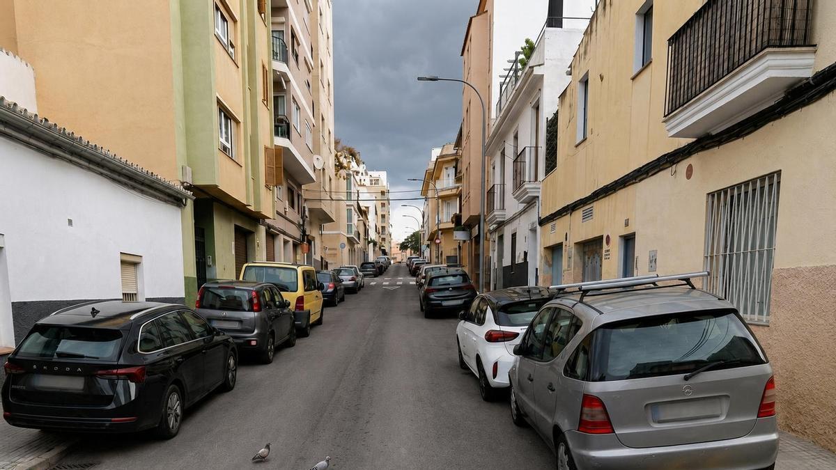 La calle Monterrey, con coches aparcados en las dos aceras.