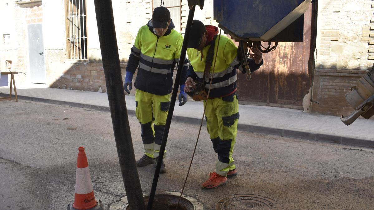 Obras de reparación de las infraestructuras hidráulicas en Alfafar tras la dana.