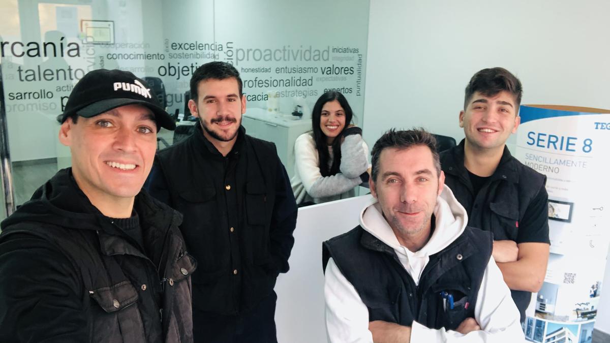 Equipo de AliTeleco.