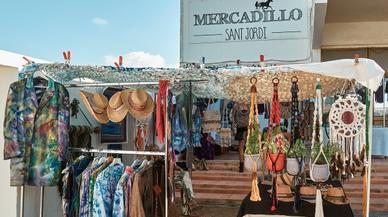 Un paseo por los mercadillos de Ibiza, encanto y belleza al estilo balear