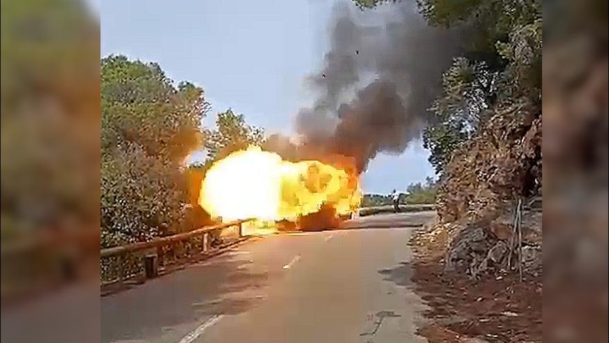 VÍDEO | El momento de la explosión de una furgoneta en la carretera de Deià