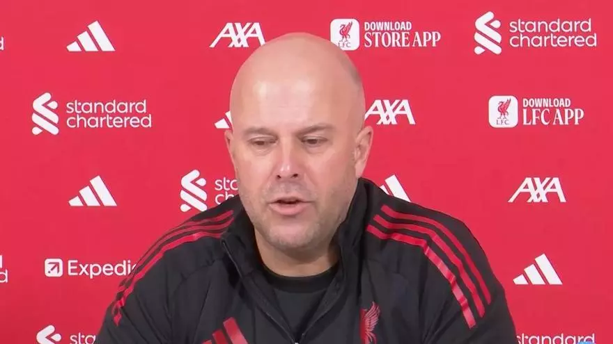 Slot habla sobre Salah: "Me alegra tenerlo de vuelta, pero aún le queda un partido importante con Egipto"