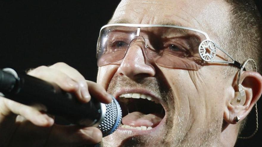 Bono, cantante de U2.
