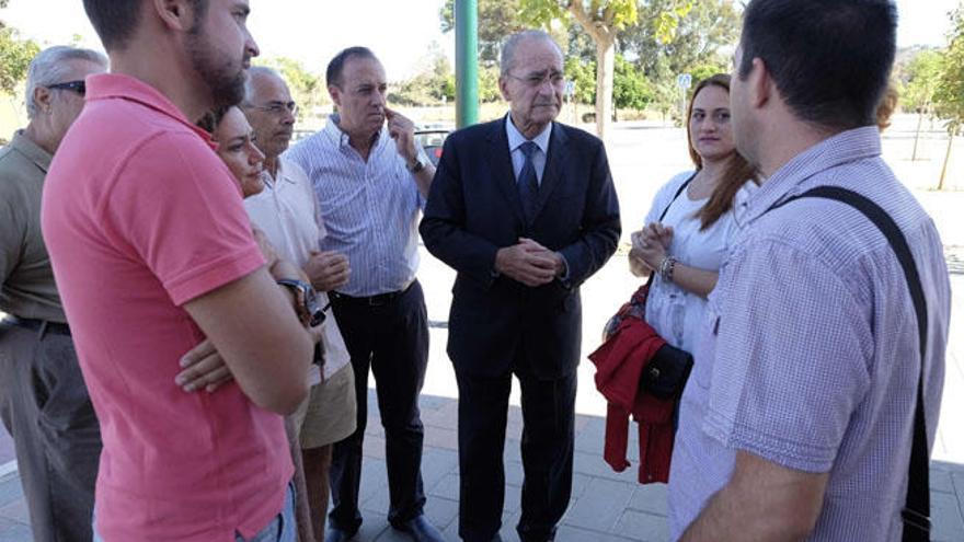 Francisco de la Torre y Luis Verde, con vecinos de Soliva.