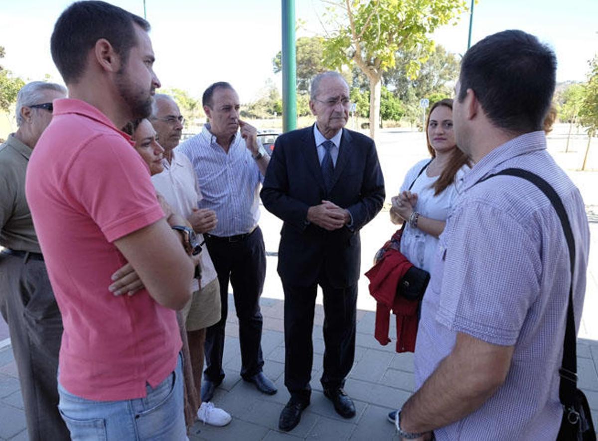 Francisco de la Torre y Luis Verde, con vecinos de Soliva.