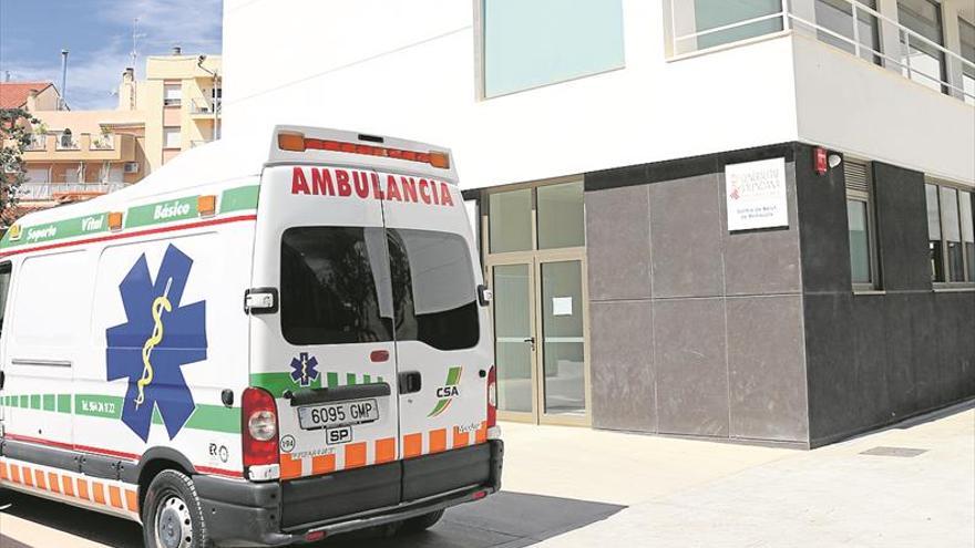 Peñíscola contrata una ambulancia tras negarle Sanidad la prestación