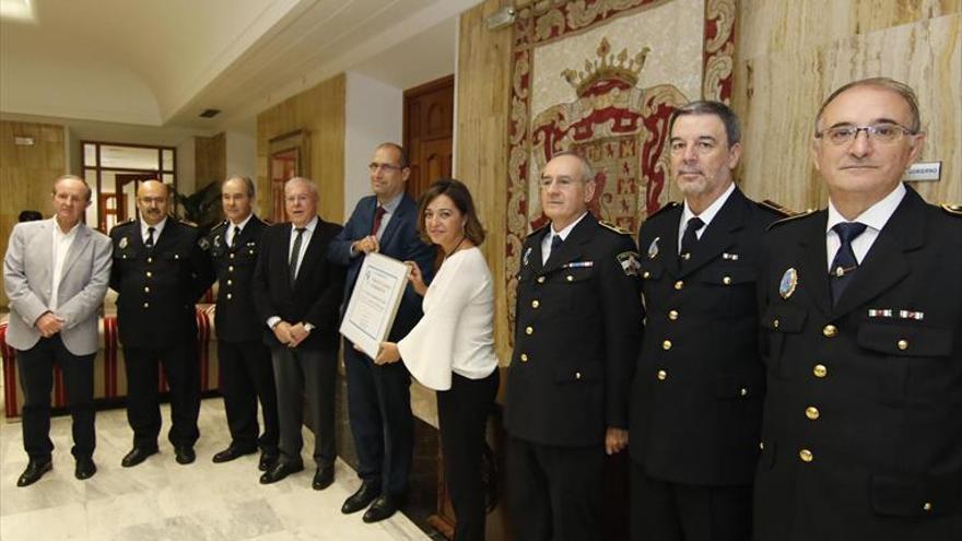 La Policía Local de Córdoba recibe un premio por su labor en seguridad vial