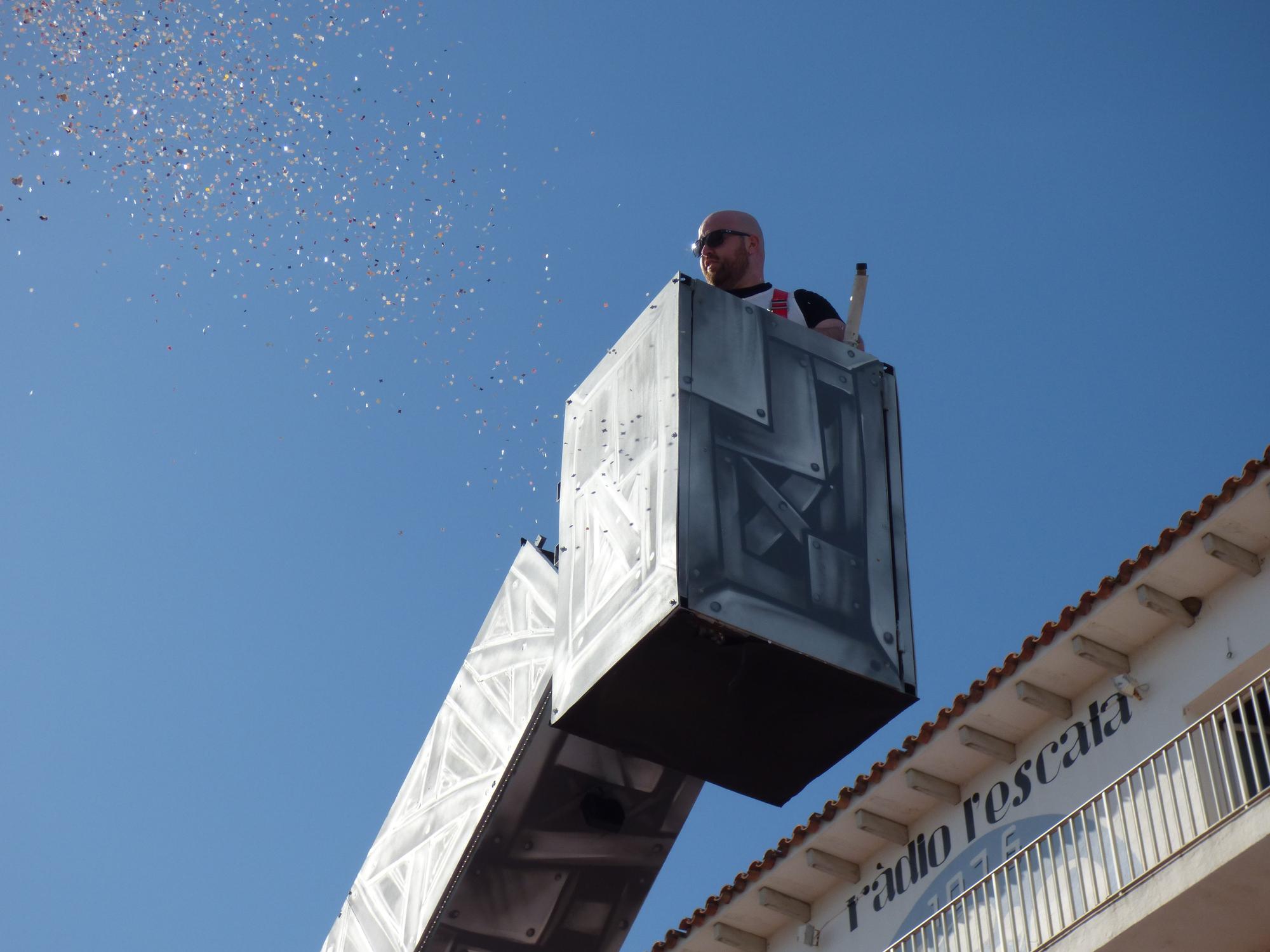 L'Escala vibra amb una rua de carnaval carregada d'imaginació