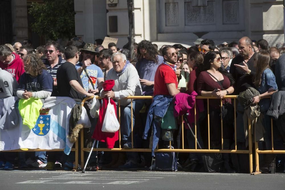 Búscate en la mascletà del 8 de marzo