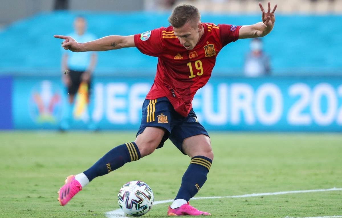 Dani Olmo durante el partido ante Suecia