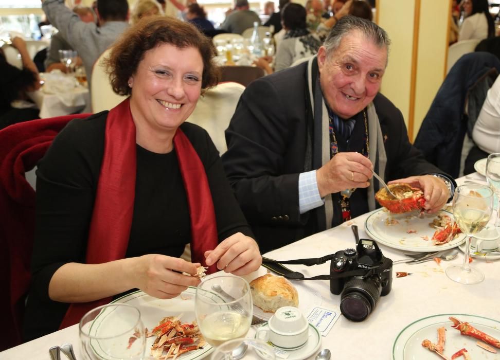 Integrantes de una treintena de cofradías gastronómicas acuden a la cita anual