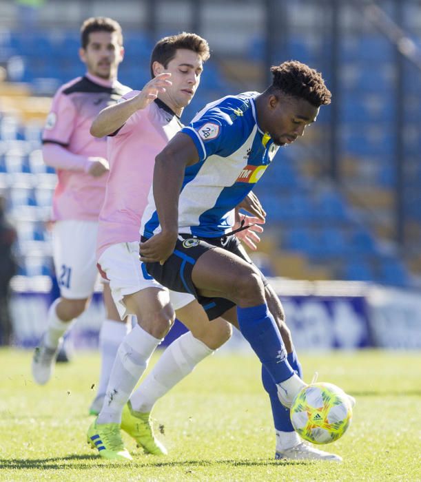 El Hércules desperdicia la ocasión y no pasa del empate ante el AE Prat.