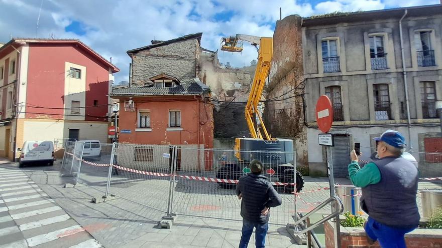 La casa de Tinso, décimo derribo desde 2000 en el corazón centenario de Requejo