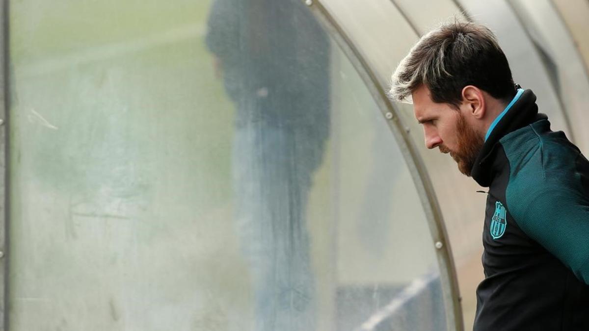 Messi entra en la ciudad deportiva de Sant Joan Despí  antes del duelo con el Borussia.